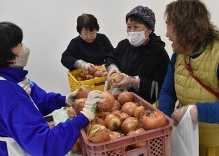 大盛況！「玉ねぎ詰め放題イベント」を開催しました